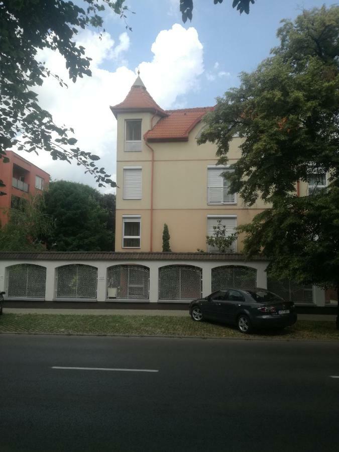 Rose Apartman Debrecen Exterior foto